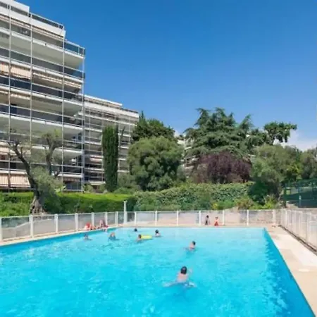 Emplacement Ideal Plages Cap D'antibes Gare Juan Les Pins Antibes