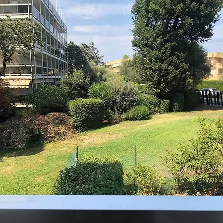 Emplacement Ideal Plages Cap D'antibes Gare Juan Les Pins * Antibes